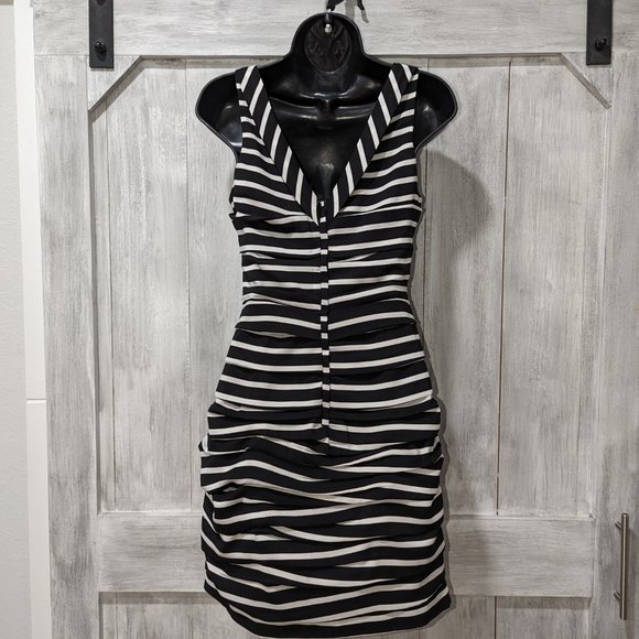 Excellent gently used condition EXPRESS Blk and Wht Dress Size 6 - Picture 2 of 4